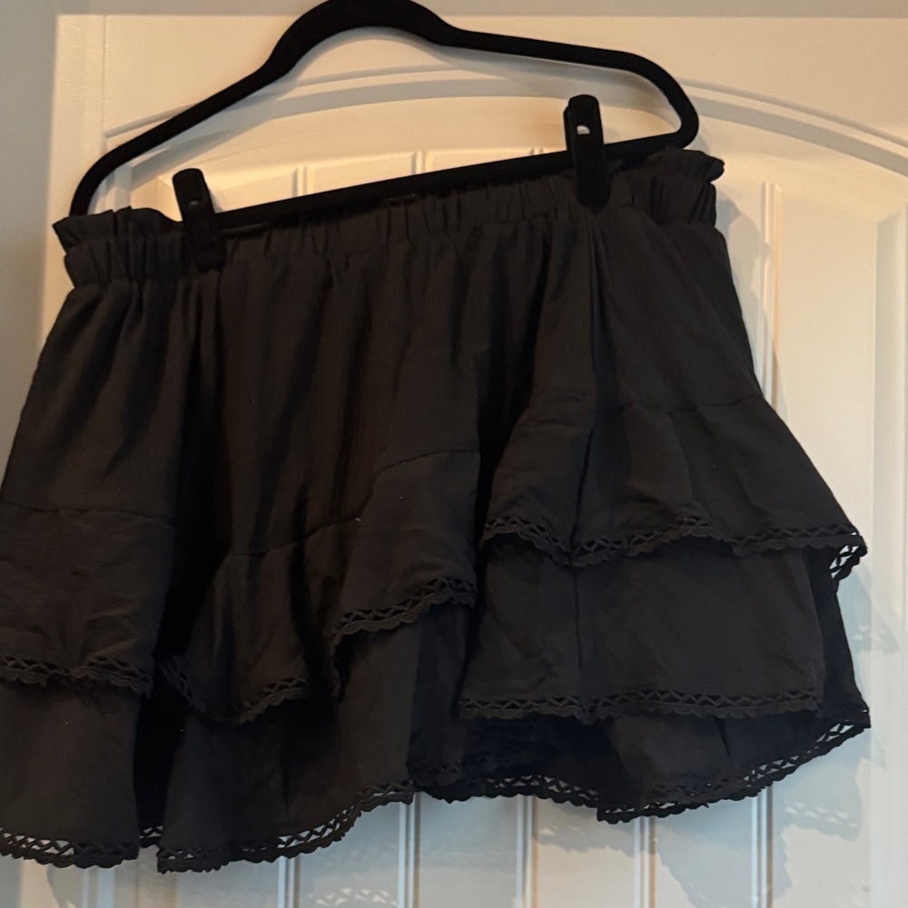 Stylish Black Ruffled Mini Skirt